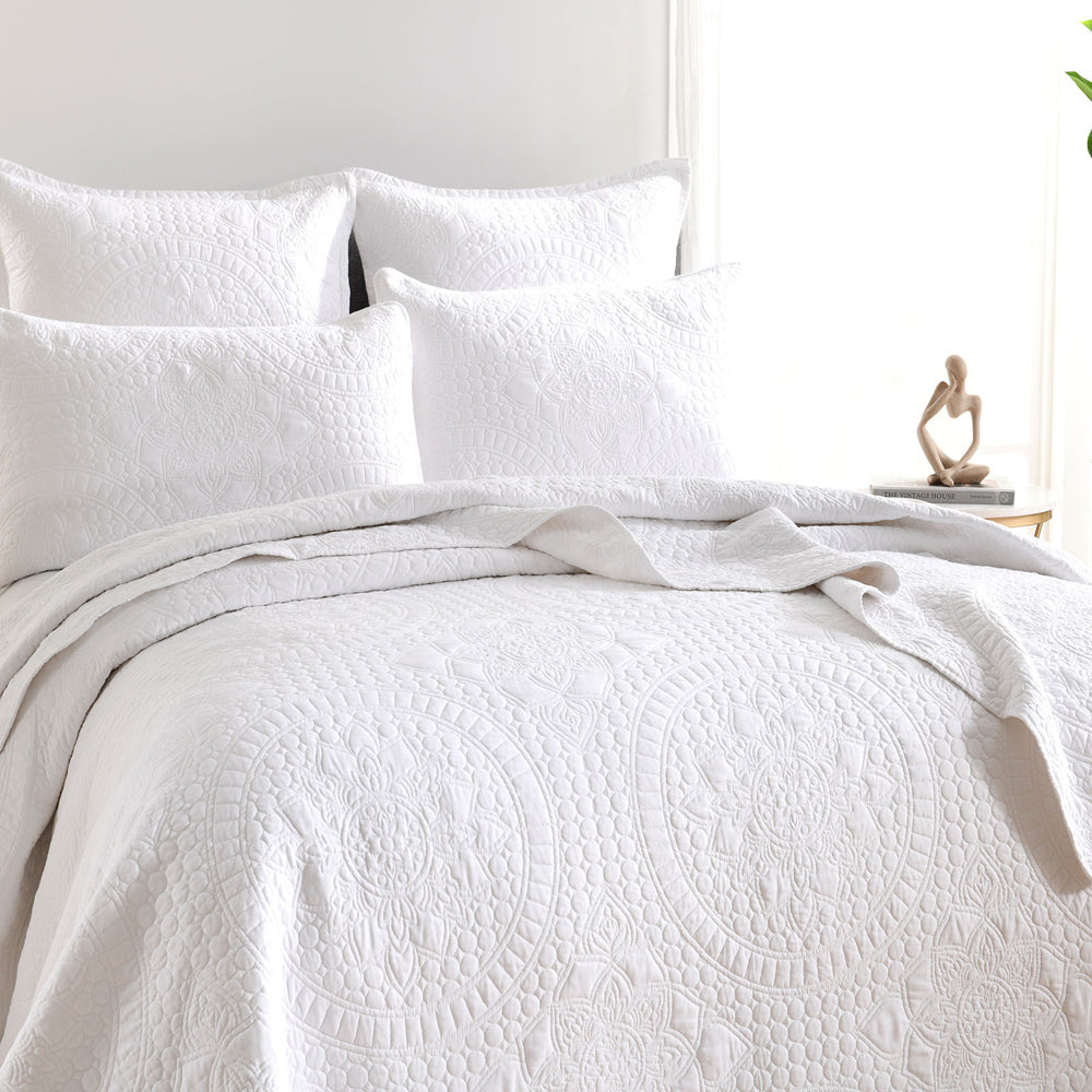 Renee Taylor Asher Jacquard Super King Coverlet/2x Pillowcase Set White