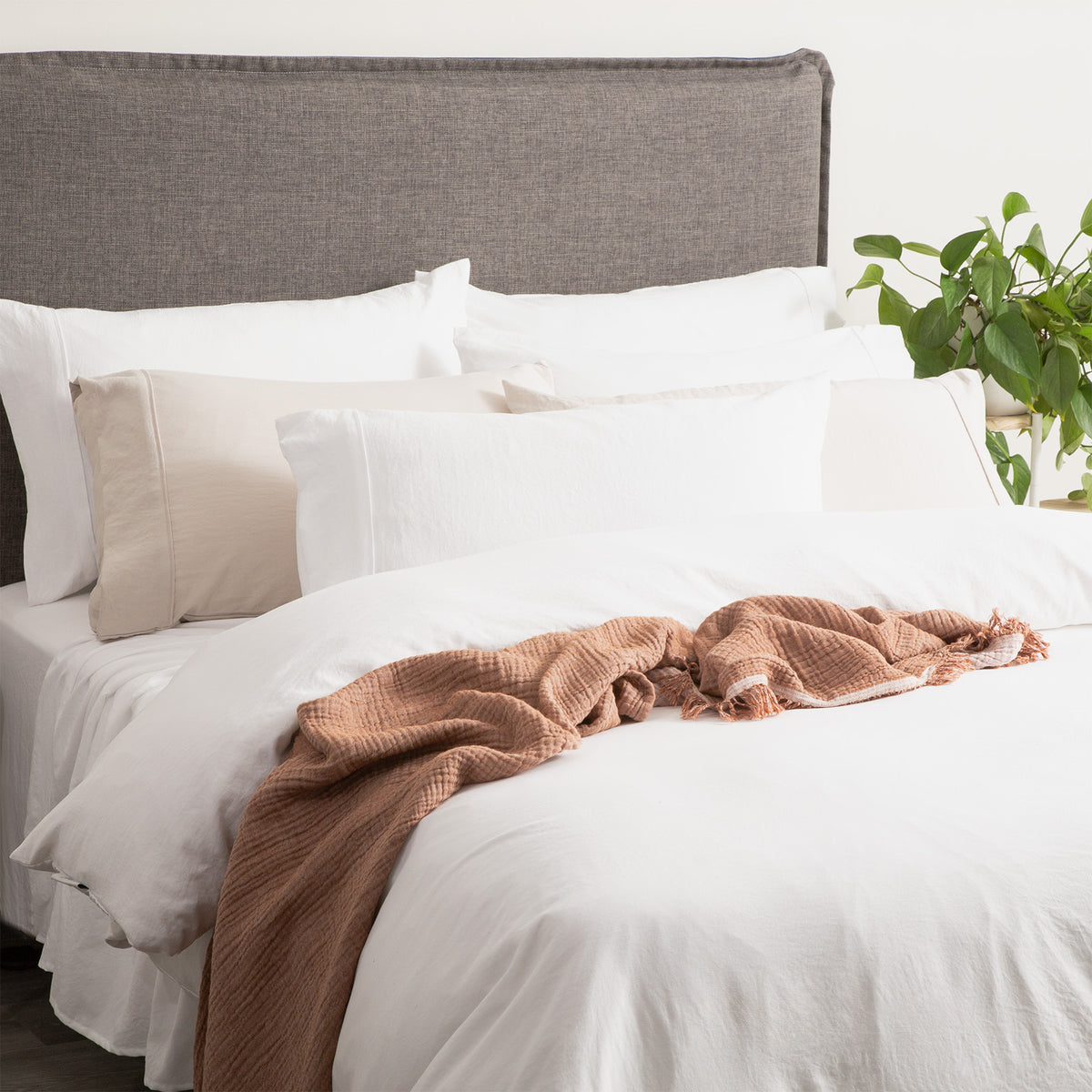 Ddecor Home Ultra Plush Microfiber Queen Quilt Cover Set VNT Washed White