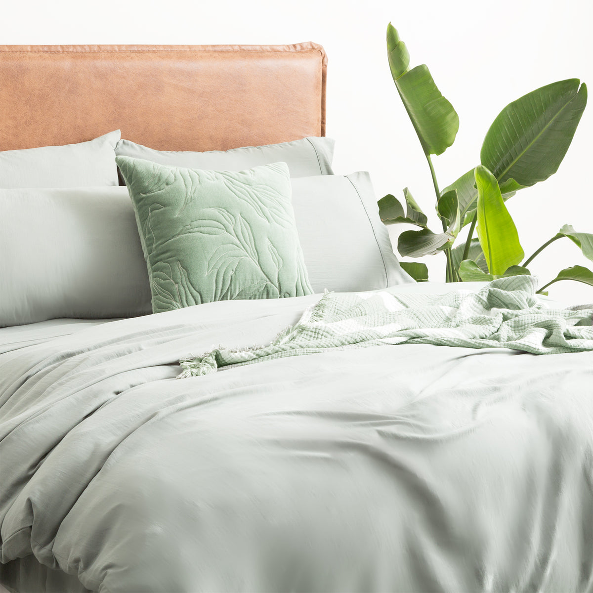 Ddecor Home Ultra Plush Microfiber Queen Quilt Cover Set VNT Washed Sage