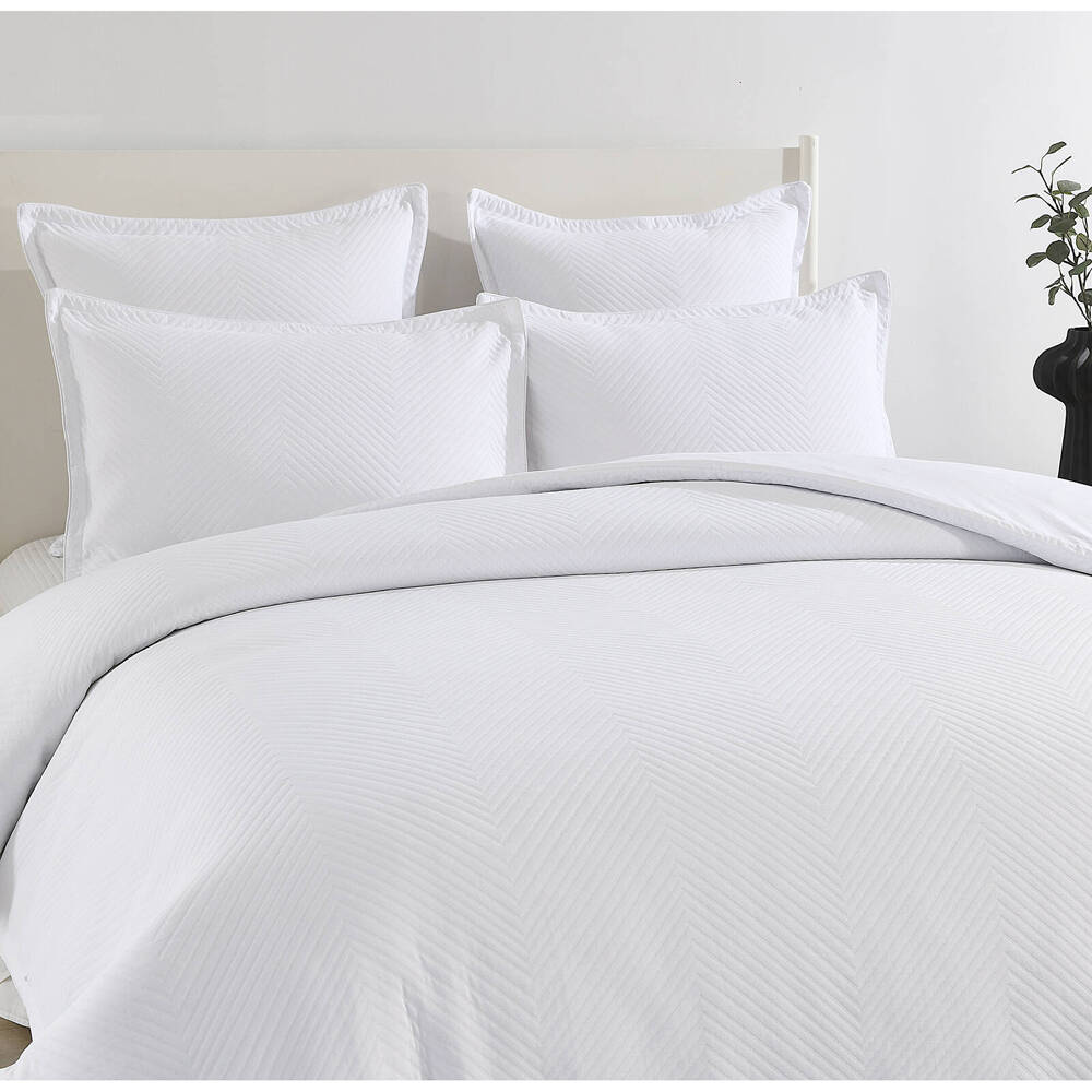Renee Taylor Atlantis Jacquard Quilt Cover/Pillowcase Set White
