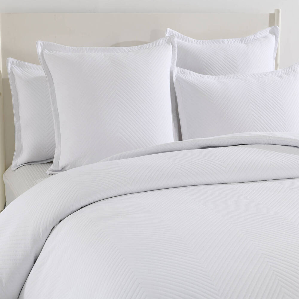 Renee Taylor Atlantis Jacquard Quilt Cover/Pillowcase Set White