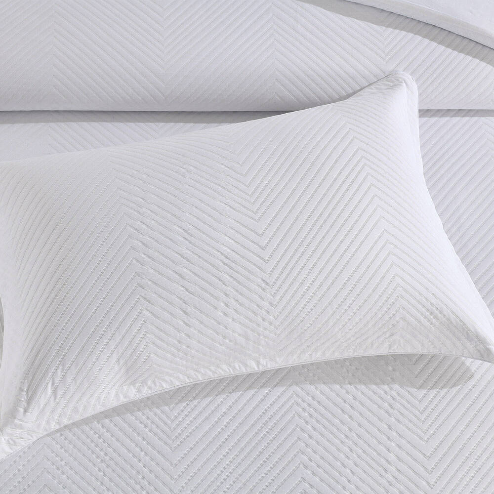 Renee Taylor Atlantis Jacquard Quilt Cover/Pillowcase Set White