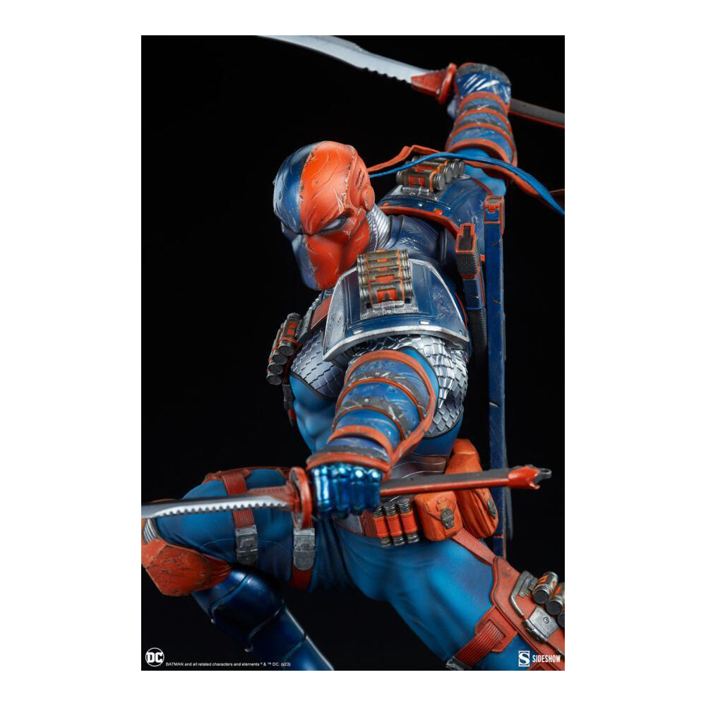 DC Comics Deathstroke Premium Format Statue Action Figure