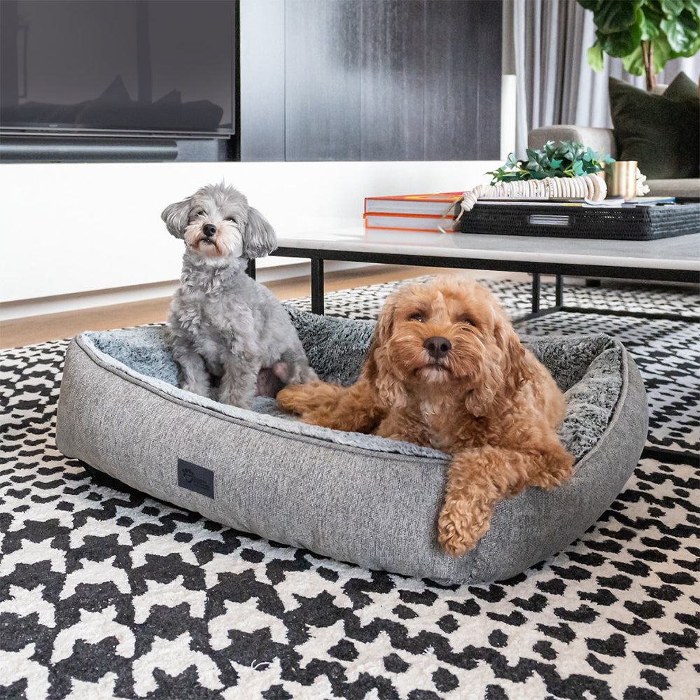 Superior Pet Plus Ortho Pet/Dog Lounger/Bed Artic Faux Fur Jumbo 130cm