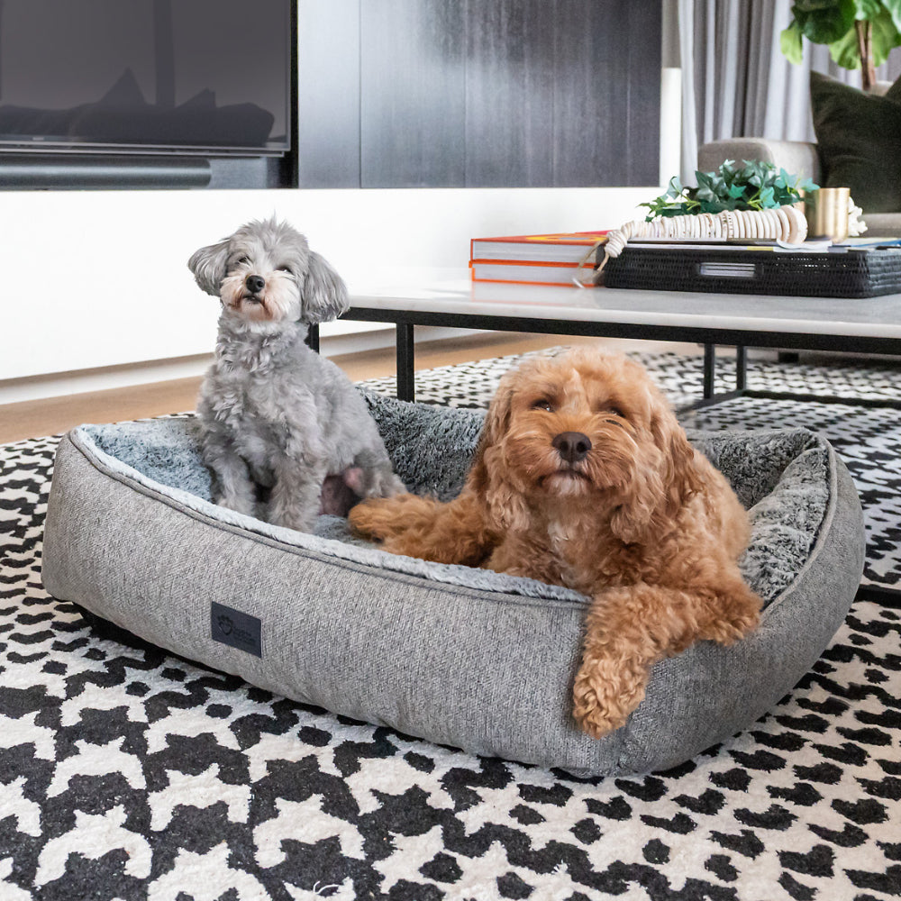Superior Pet Goods Ortho Dog Lounger/Bed Artic Faux Fur Mini 67x44x23cm