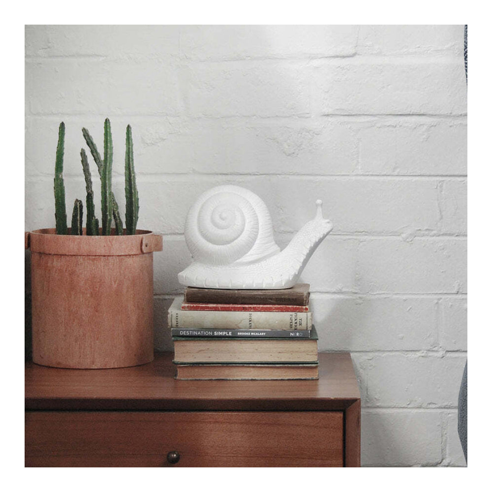 2PK White Moose Resin Table Snail Home/Garden Decor - White