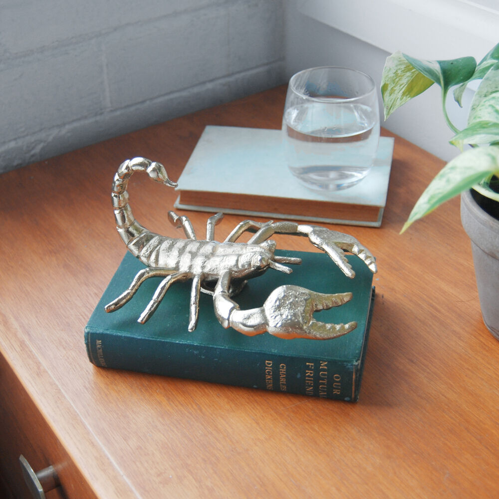 White Moose Scorpion Wall Mount Home Decor Metal Sculpture 19x15x9cm Gold